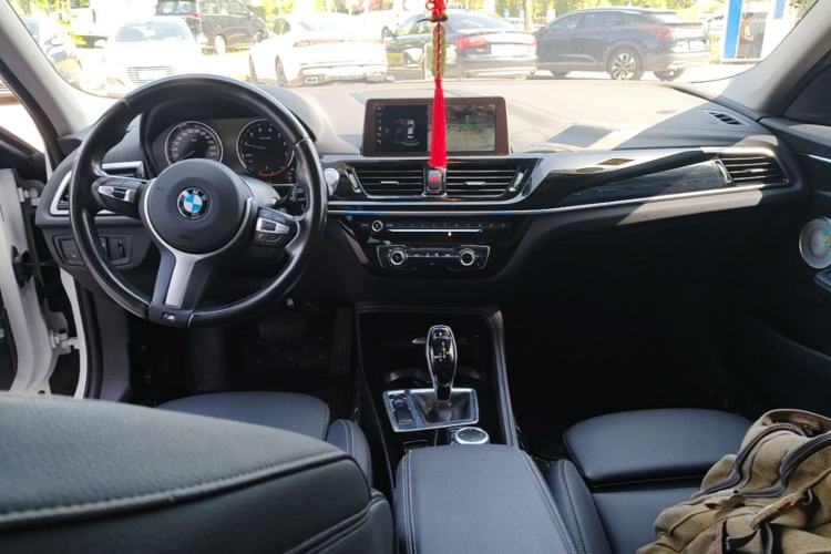Used BMW 1 Series 2021 120i M Sport Night Edition Center Console