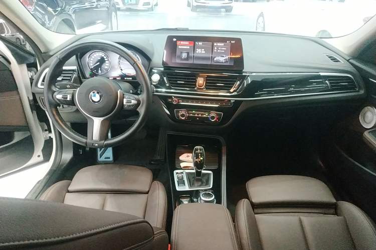 Used BMW 1 Series 2021 Revised 120i M Sport Night Edition Center Console