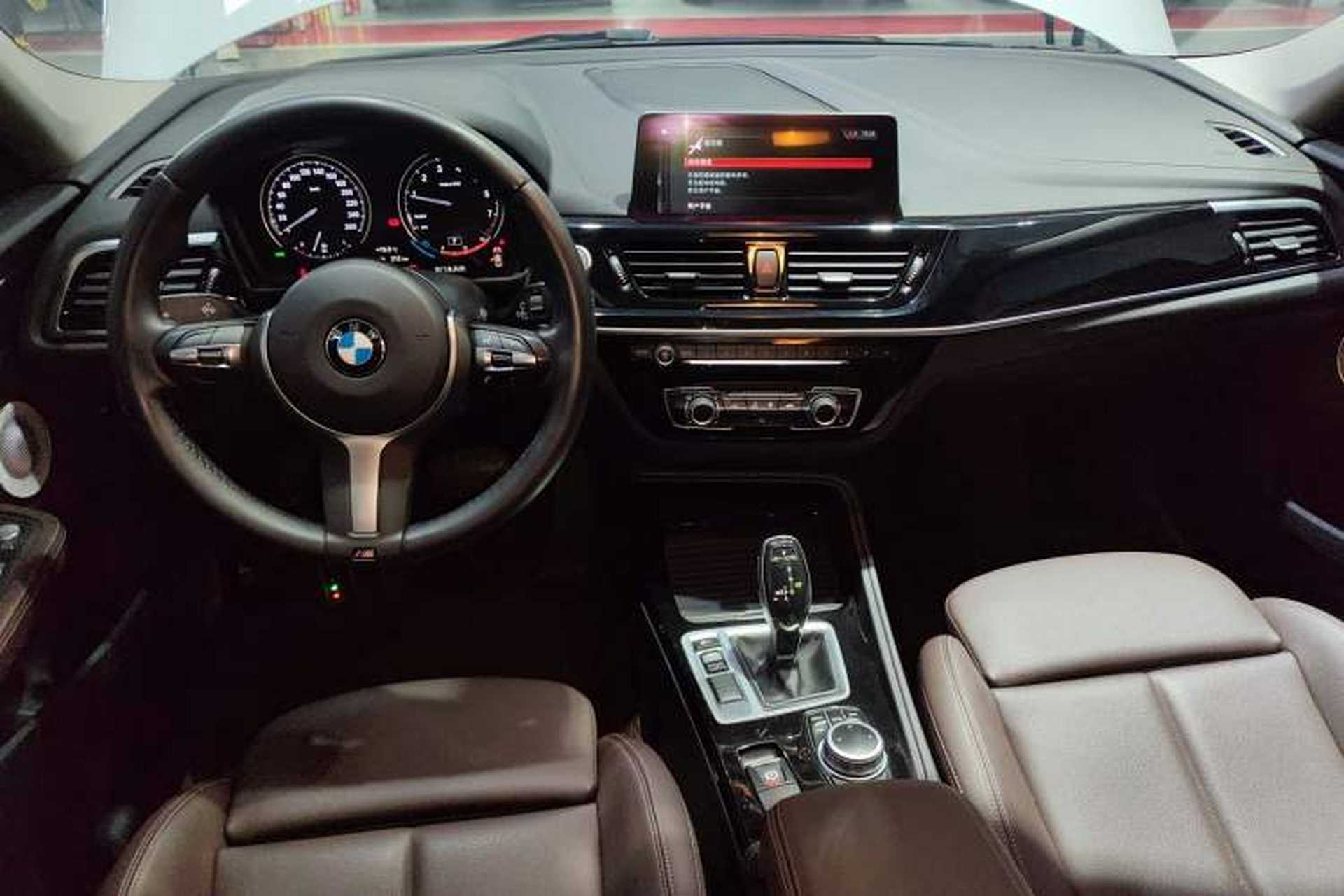 Used BMW 1 Series 2021 120i M Sport Night Edition Center Console