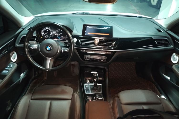 Used BMW 1 Series 2021 120i M Sport Night Edition Center Console