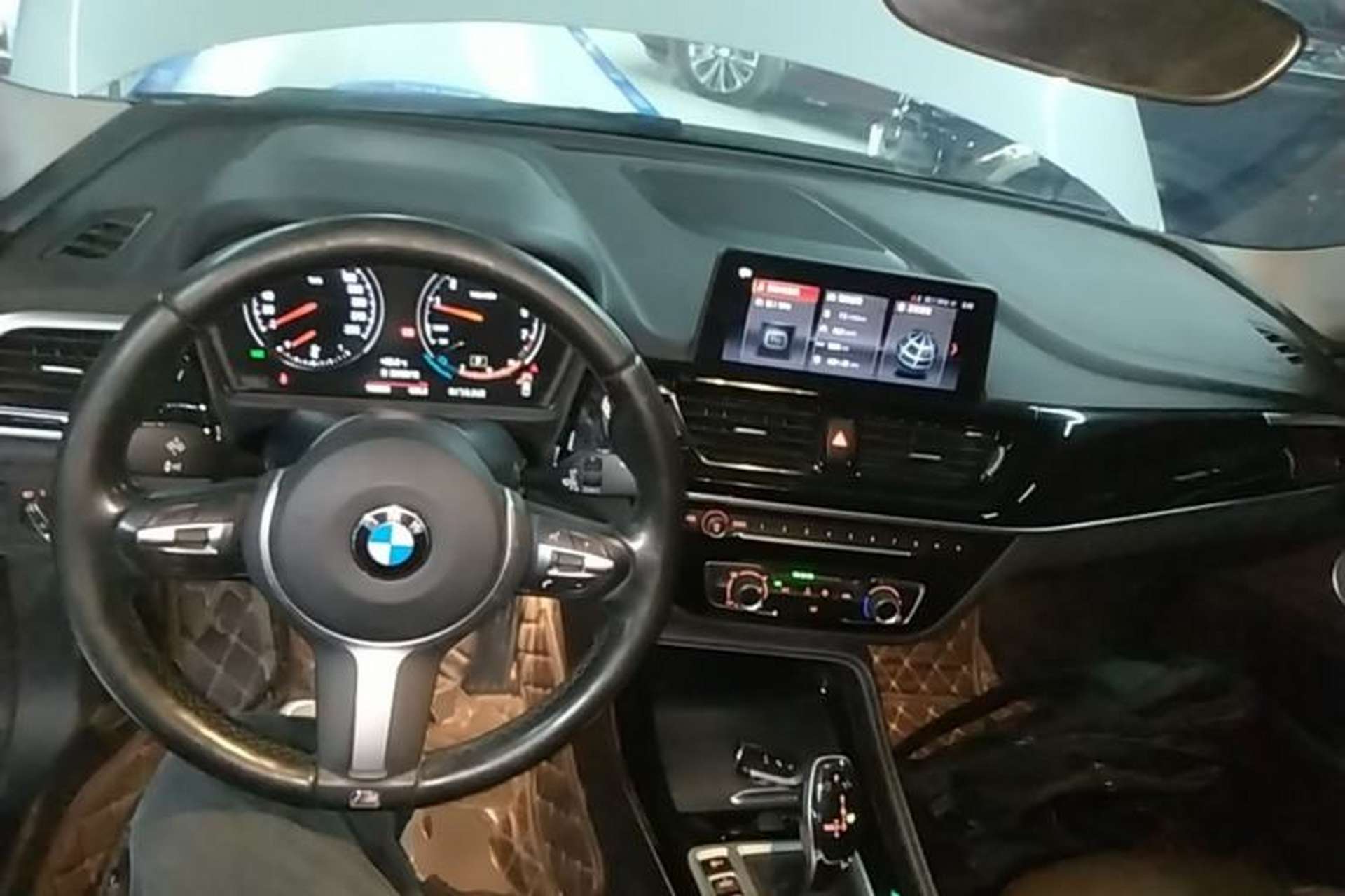 Used BMW 1 Series 2021 125i M Sport Night Edition Center Console