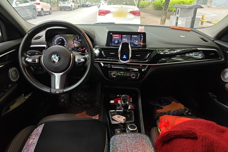 Used BMW 1 Series 2021 120i M Sport Night Edition Center Console