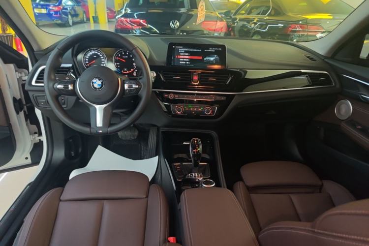 Used BMW 1 Series 2021 120i M Sport Night Edition Center Console