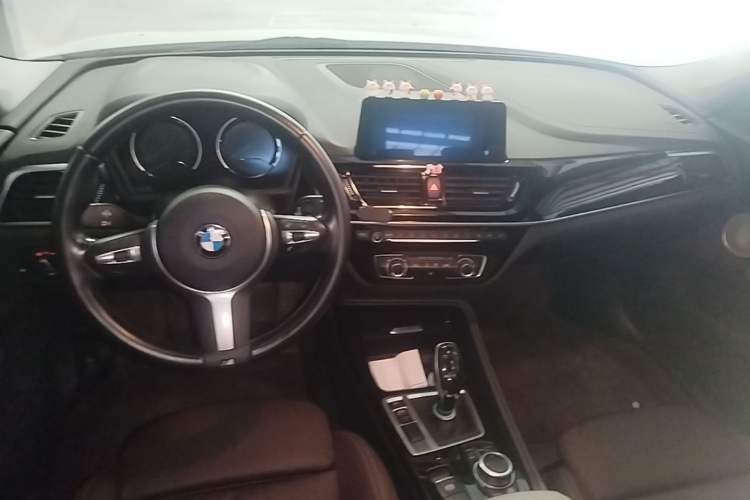 Used BMW 1 Series 2021 120i M Sport Night Edition Center Console