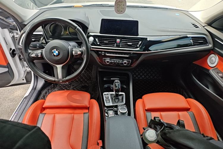 Used BMW 1 Series 2021 125i M Sport Night Edition Center Console