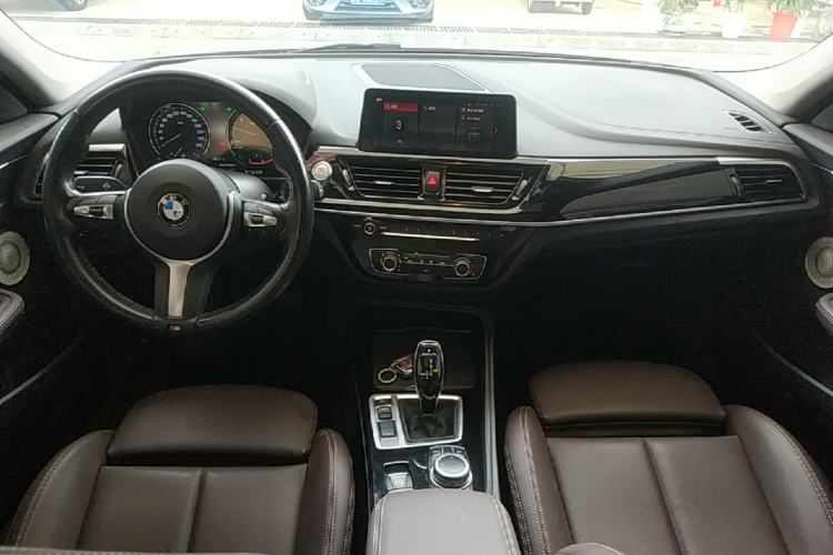 Used BMW 1 Series 2021 120i M Sport Night Edition Center Console