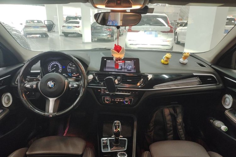 Used BMW 1 Series 2021 120i M Sport Night Edition Center Console