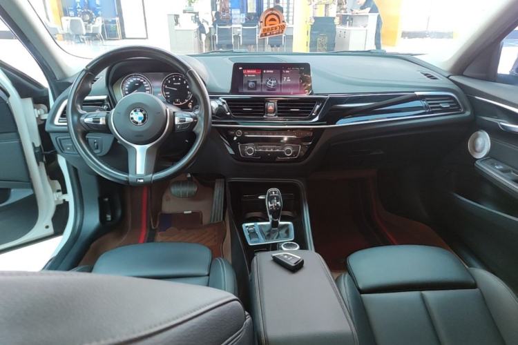 Used BMW 1 Series 2021 120i M Sport Night Edition Center Console