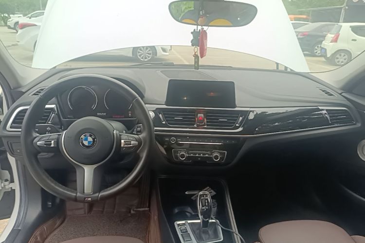 Used BMW 1 Series 2021 120i M Sport Night Edition Center Console