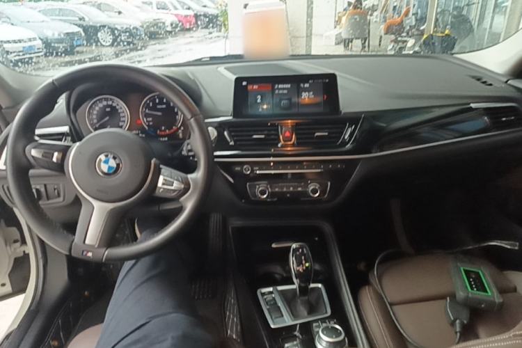 Used BMW 1 Series 2021 120i M Sport Night Edition Center Console