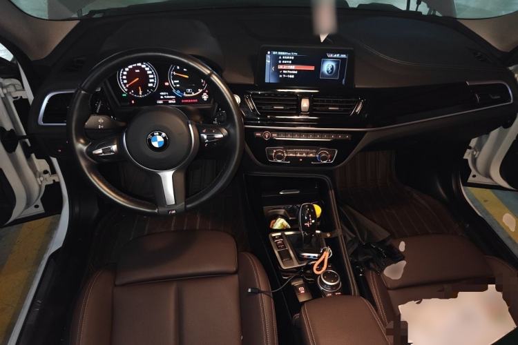 Used BMW 1 Series 2021 120i M Sport Night Edition Center Console