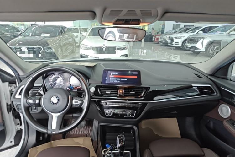 Used BMW 1 Series 2021 120i M Sport Night Edition Center Console
