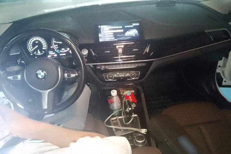 Used BMW 1 Series 2021 120i M Sport Night Edition Center Console