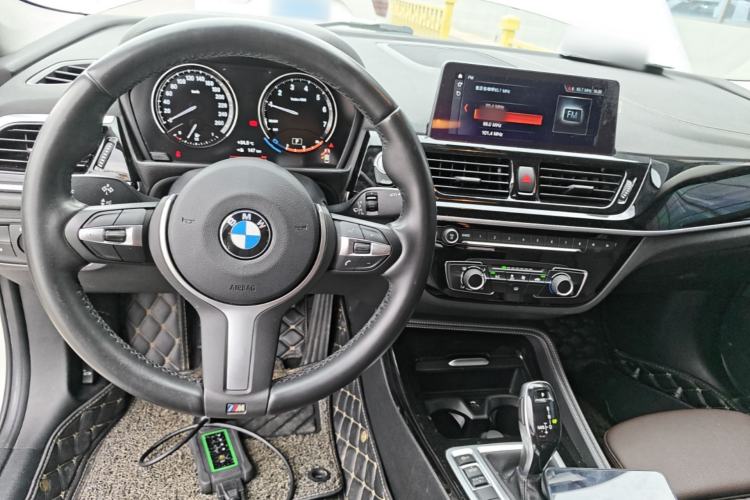 Used BMW 1 Series 2021 120i M Sport Night Edition Center Console