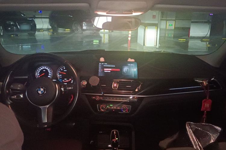 Used BMW 1 Series 2021 120i M Sport Night Edition Center Console