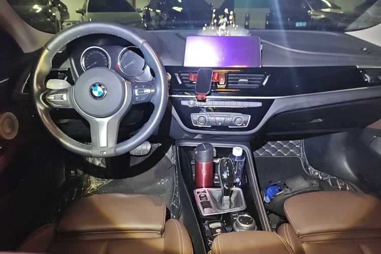 Used BMW 1 Series 2021 120i M Sport Night Edition Center Console