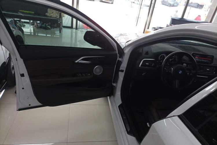 Used BMW 1 Series 2021 120i M Sport Night Edition Driver Seat