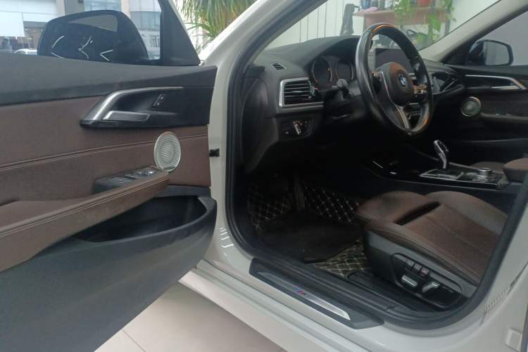 Used BMW 1 Series 2021 120i M Sport Night Edition Driver Seat