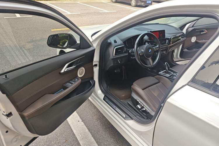 Used BMW 1 Series 2021 125i M Sport Night Edition Driver Seat
