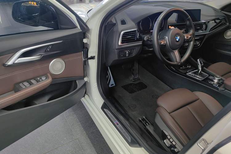 Used BMW 1 Series 2021 120i M Sport Night Edition Driver Seat