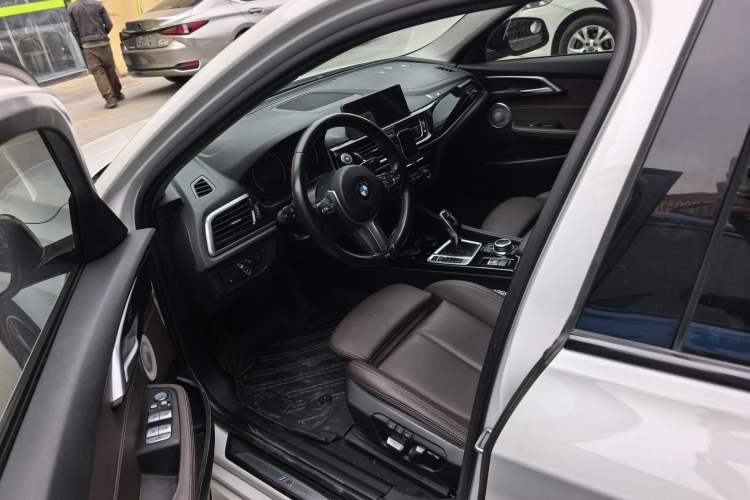 Used BMW 1 Series 2021 120i M Sport Night Edition Driver Seat