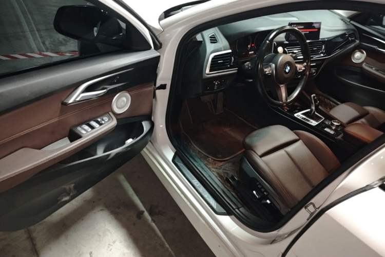 Used BMW 1 Series 2021 120i M Sport Night Edition Driver Seat