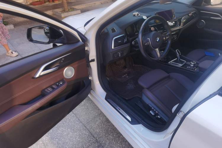Used BMW 1 Series 2021 120i M Sport Night Edition Driver Seat
