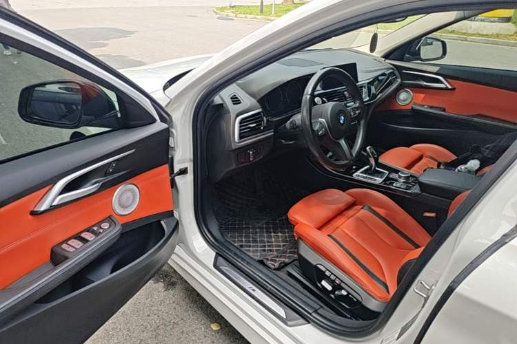 Used BMW 1 Series 2021 125i M Sport Night Edition Driver Seat