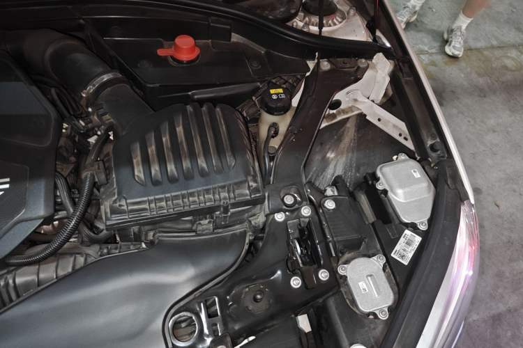 Used BMW 1 Series 2021 Restyled 125i M Sport Night Edition Engine Bay Left