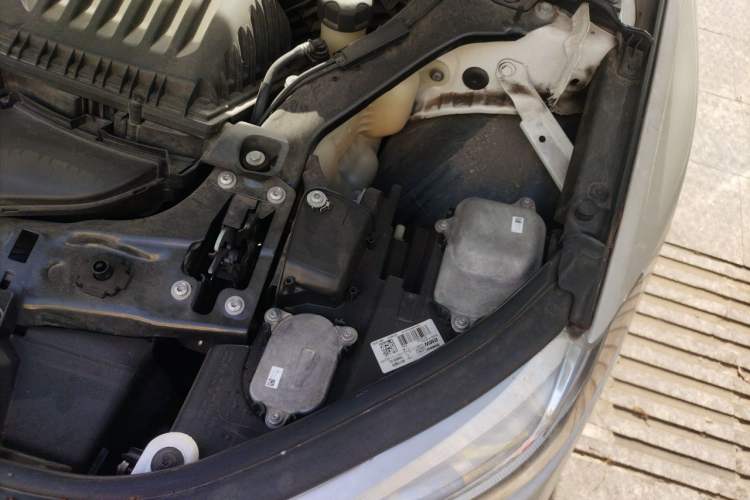 Used BMW 1 Series 2021 120i M Sport Night Edition Engine Bay Left