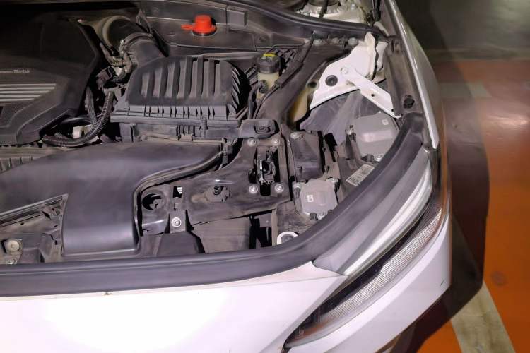 Used BMW 1 Series 2021 120i M Sport Night Edition Engine Bay Left