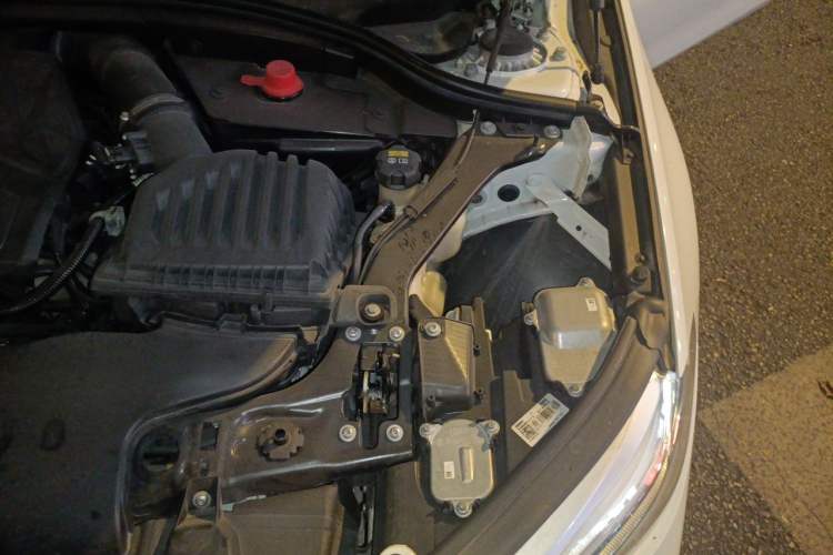 Used BMW 1 Series 2021 120i M Sport Night Edition Engine Bay Left