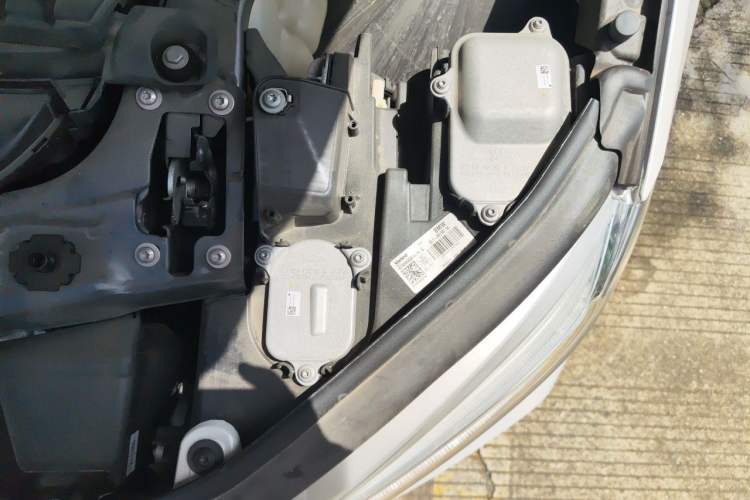 Used BMW 1 Series 2021 Restyled 125i M Sport Night Edition Engine Bay Left