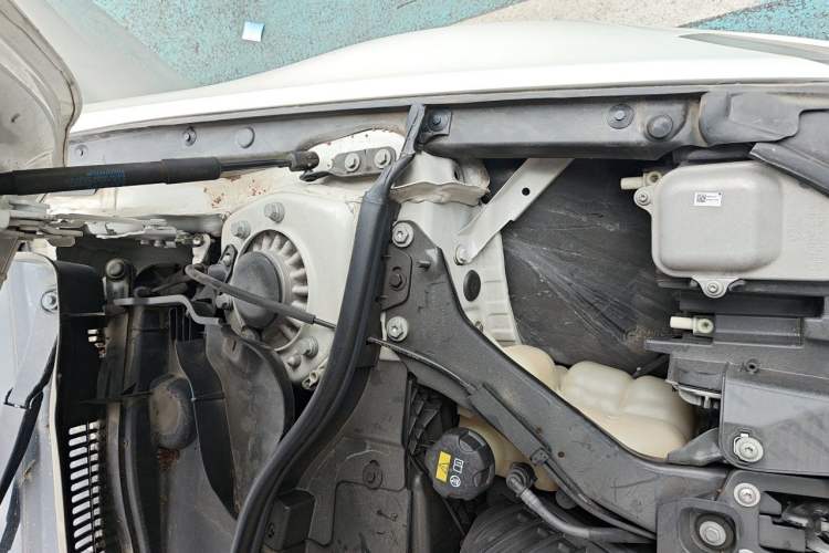 Used BMW 1 Series 2021 120i M Sport Night Edition Engine Bay Left