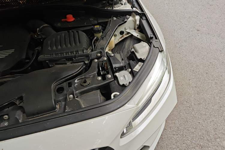 Used BMW 1 Series 2021 120i M Sport Night Edition Engine Bay Left