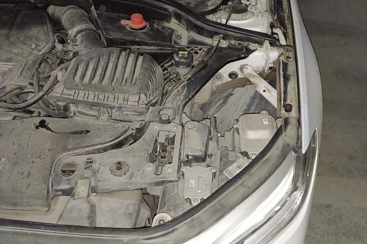 Used BMW 1 Series 2021 120i M Sport Night Edition Engine Bay Left