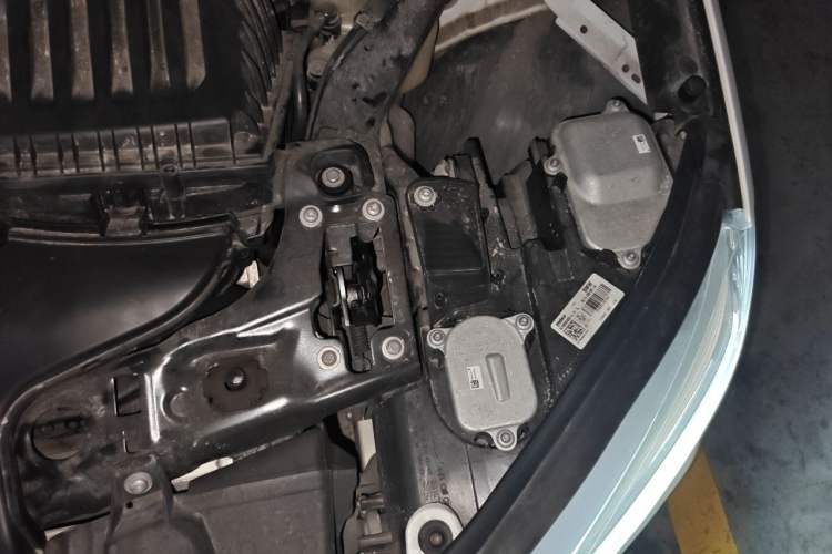 Used BMW 1 Series 2021 120i M Sport Night Edition Engine Bay Left