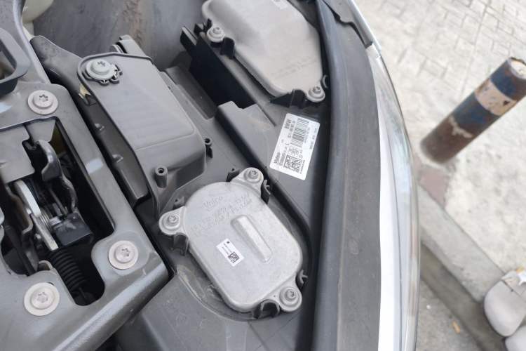 Used BMW 1 Series 2021 Revised 120i M Sport Night Edition Engine Bay Left