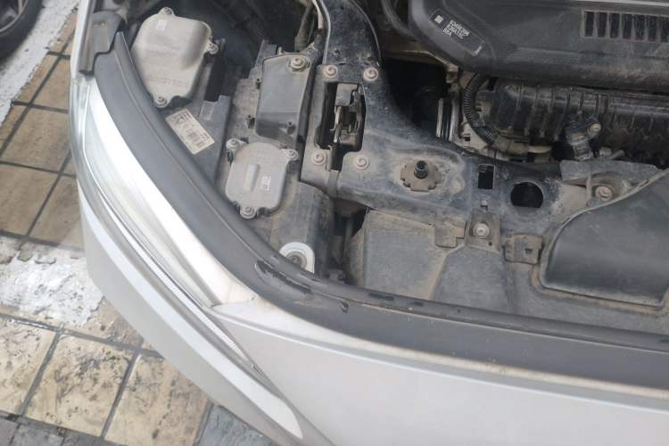 Used BMW 1 Series 2021 120i M Sport Edition Engine Bay Right