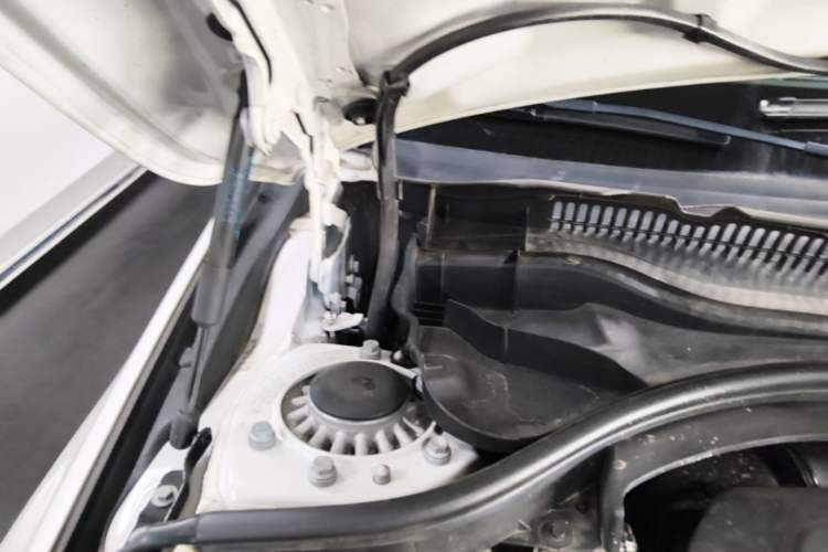 Used BMW 1 Series 2021 120i M Sport Night Edition Engine Bay Right