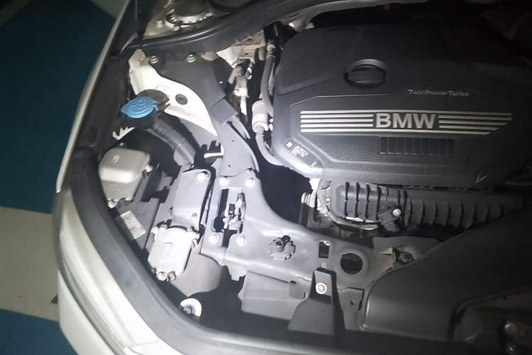 Used BMW 1 Series 2021 120i M Sport Night Edition Engine Bay Right