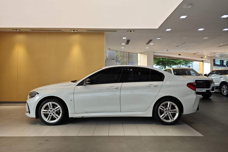 Used BMW 1 Series 2021 Revised 120i M Sport Night Edition Exterior 11
