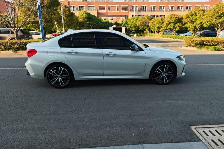 Used BMW 1 Series 2021 125i M Sport Night Edition Exterior 3