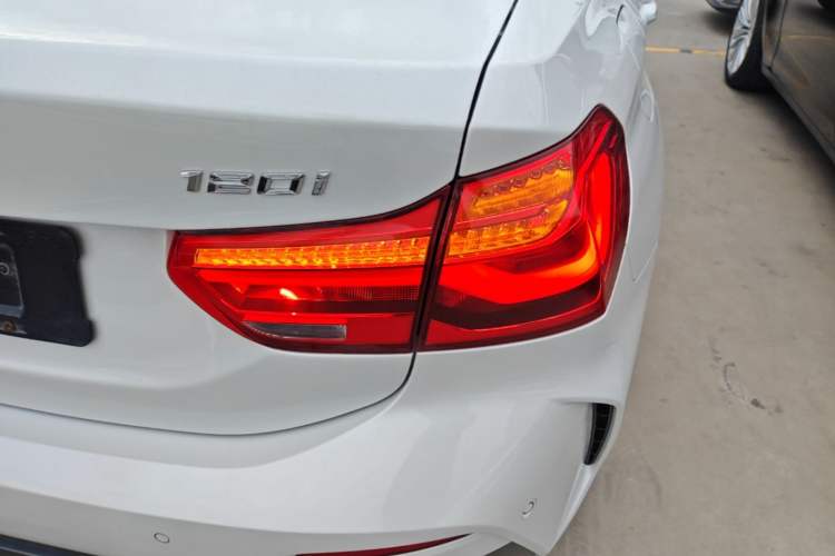 Used BMW 1 Series 2021 Revised 120i M Sport Night Edition Exterior 3