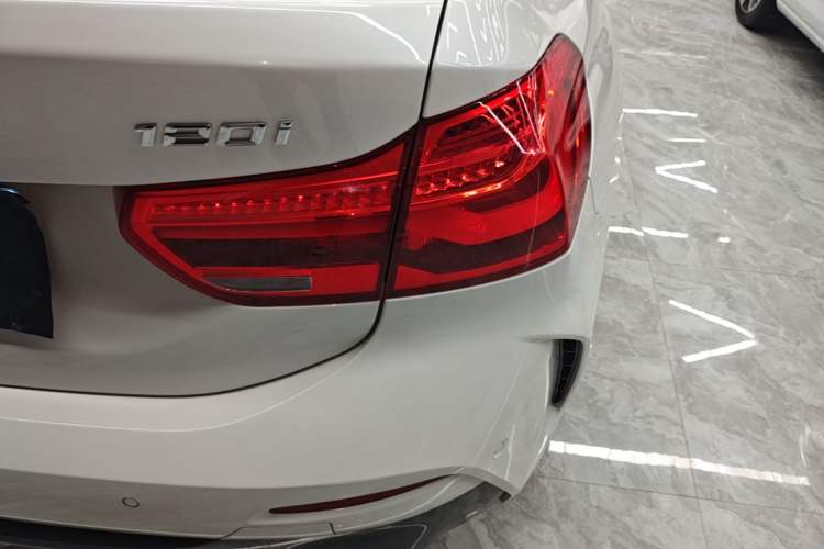 Used BMW 1 Series 2021 120i M Sport Night Edition Exterior 3