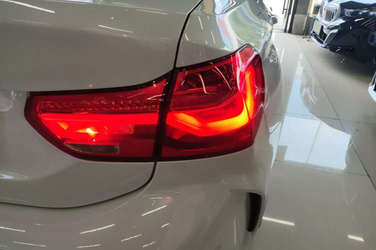Used BMW 1 Series 2021 125i M Sport Night Edition Exterior 3