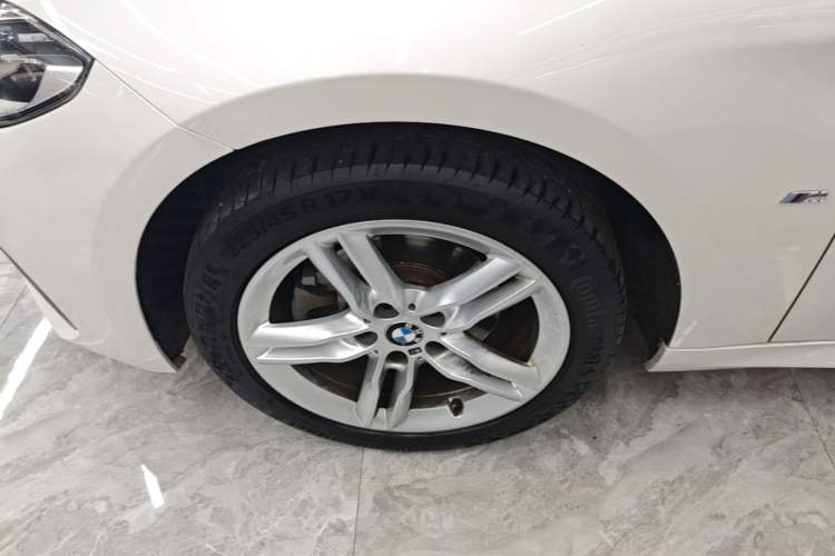 Used BMW 1 Series 2021 120i M Sport Night Edition Exterior 4
