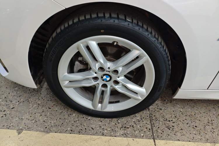 Used BMW 1 Series 2021 Revised 120i M Sport Night Edition Exterior 4
