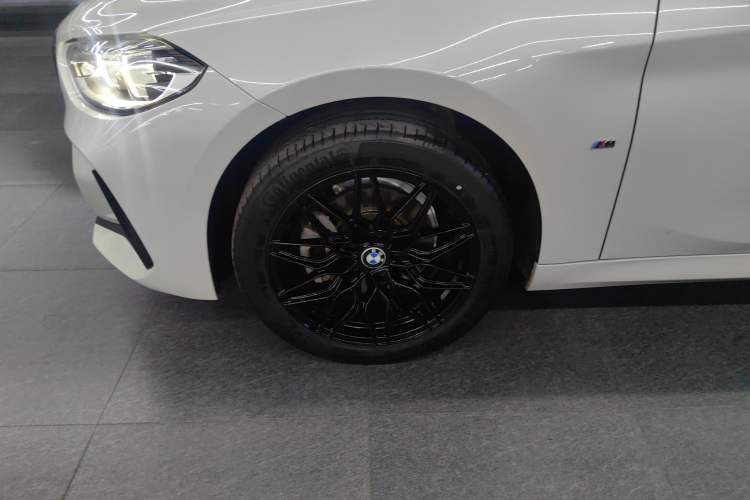 Used BMW 1 Series 2021 120i M Sport Night Edition Exterior 4