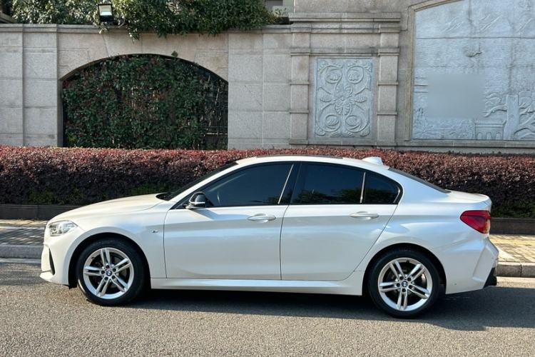 Used BMW 1 Series 2021 120i M Sport Night Edition Exterior 4